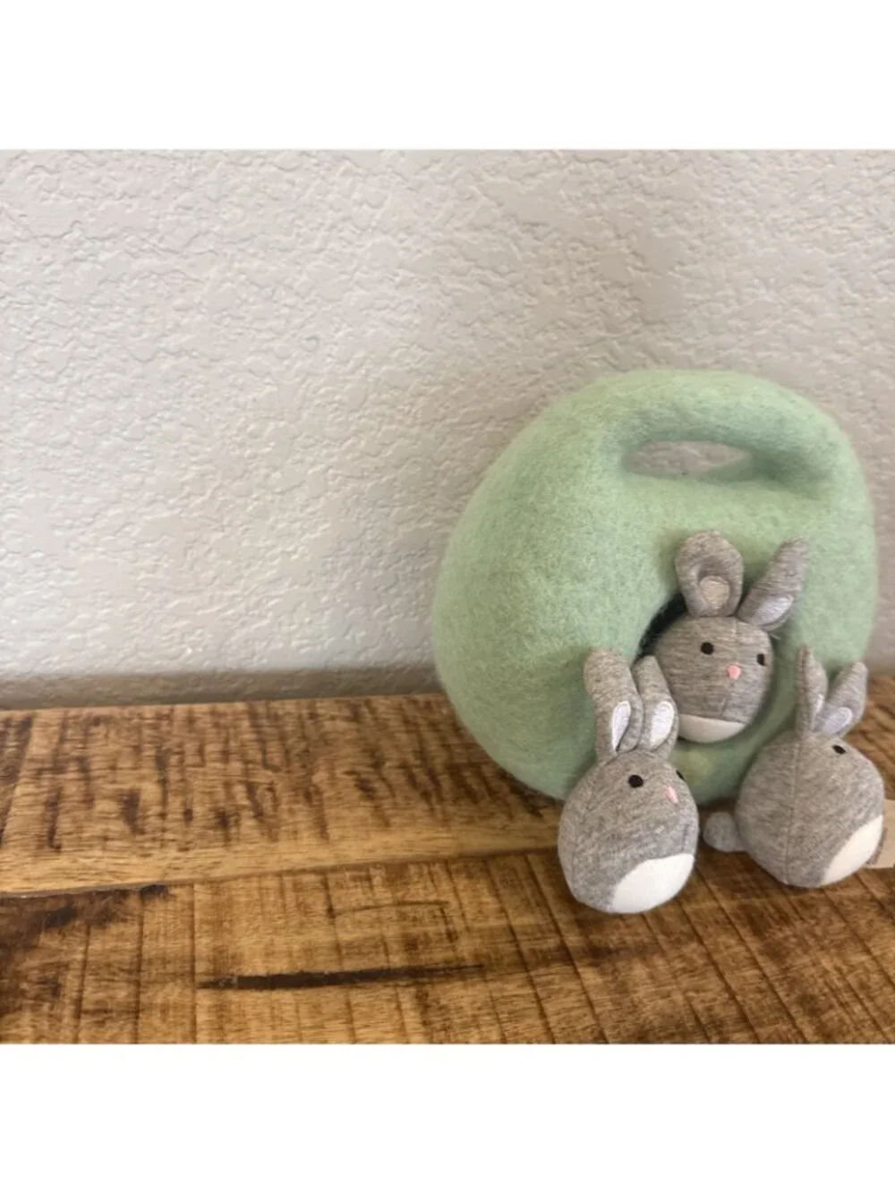 Lovevery 3 Bunnies In A Felt Burrow Babbler Kit Toddler Toy Montessori Baby Play